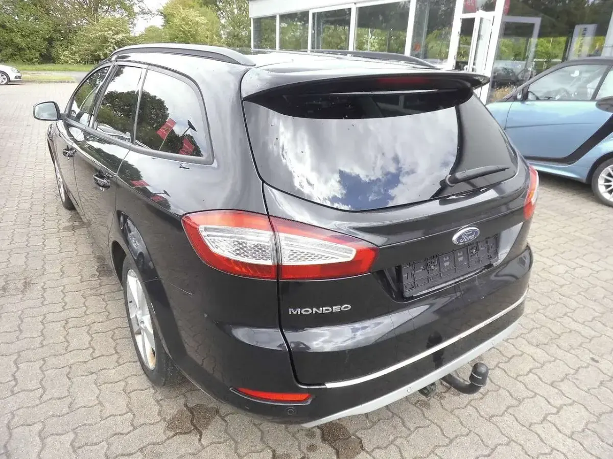 Gebraucht Ford Mondeo Champions Edition 140 PS (102 kW) 2012 Schwarz Kombi