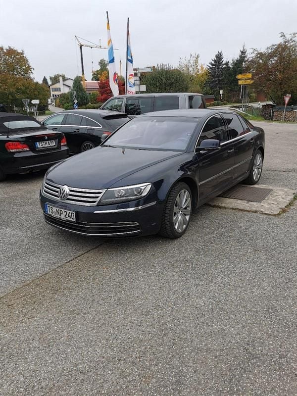 Blau Gebraucht 2015 VW Phaeton Limousine | 8.925 € (Guter Preis) - Bild 1/4