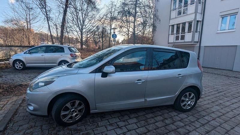 Silber Gebraucht 2010 Renault Scénic III Dynamique Van / Kleinbus | 3.500 € (Fairer Preis) - Bild 1/4