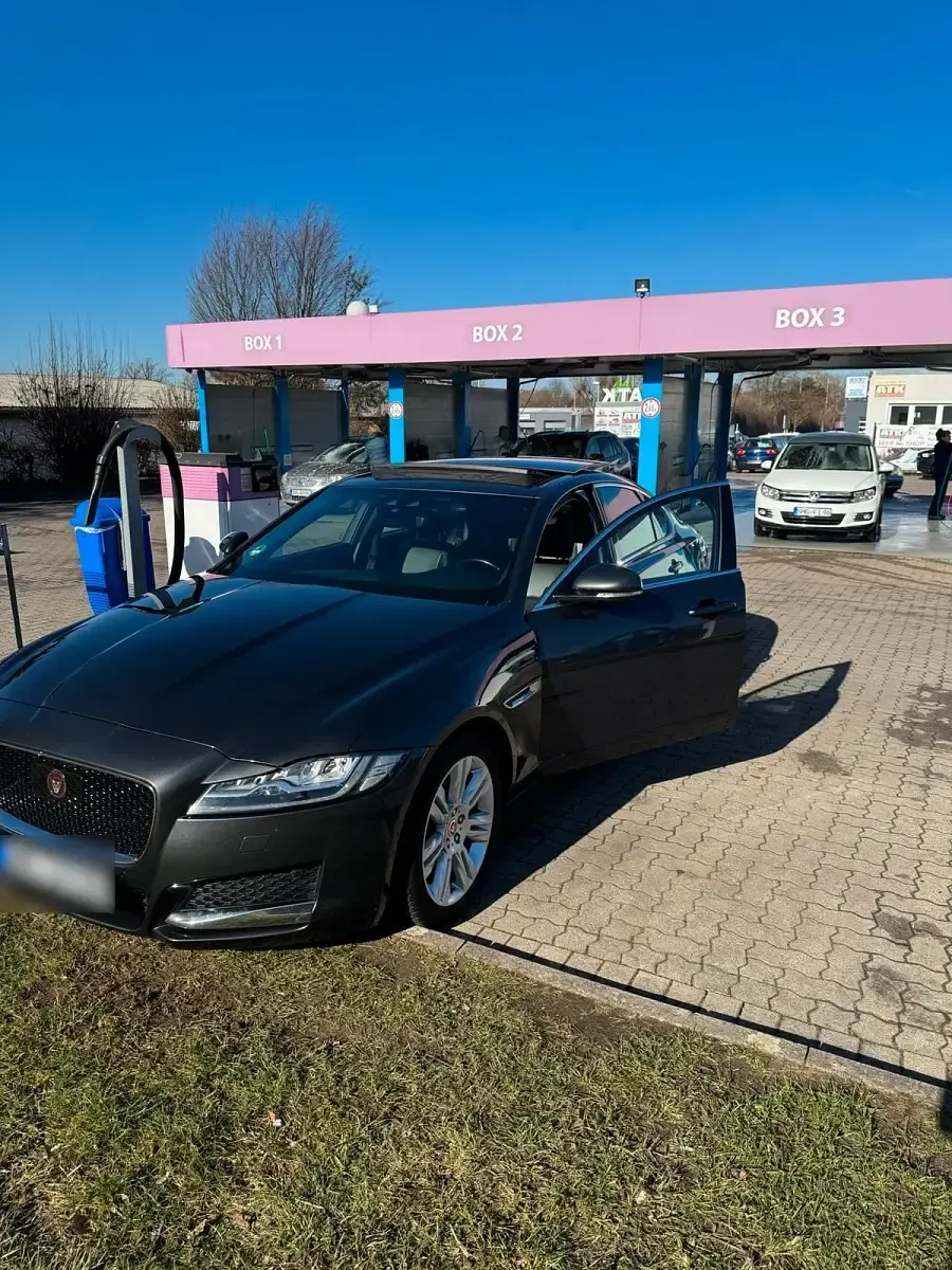 Gebraucht Jaguar XF Pure 180 PS (132 kW) 2019 Limousine