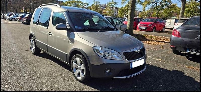 Beige Gebraucht 2013 Skoda Roomster Van / Kleinbus | 4.400 € (Guter Preis) - Bild 1/4