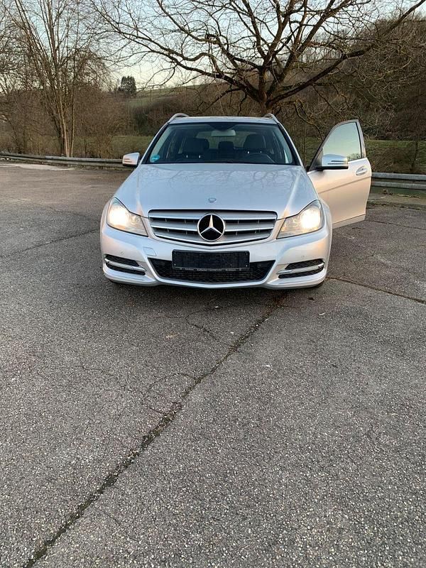 Gebraucht Mercedes C220 170 PS (125 kW) 2011 Grau Kombi