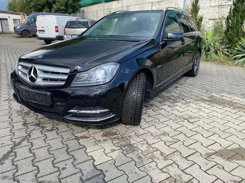 Schwarz Gebraucht 2011 Mercedes C350 Avantgarde Kombi | 7.990 € (Superpreis) - Bild 1/4