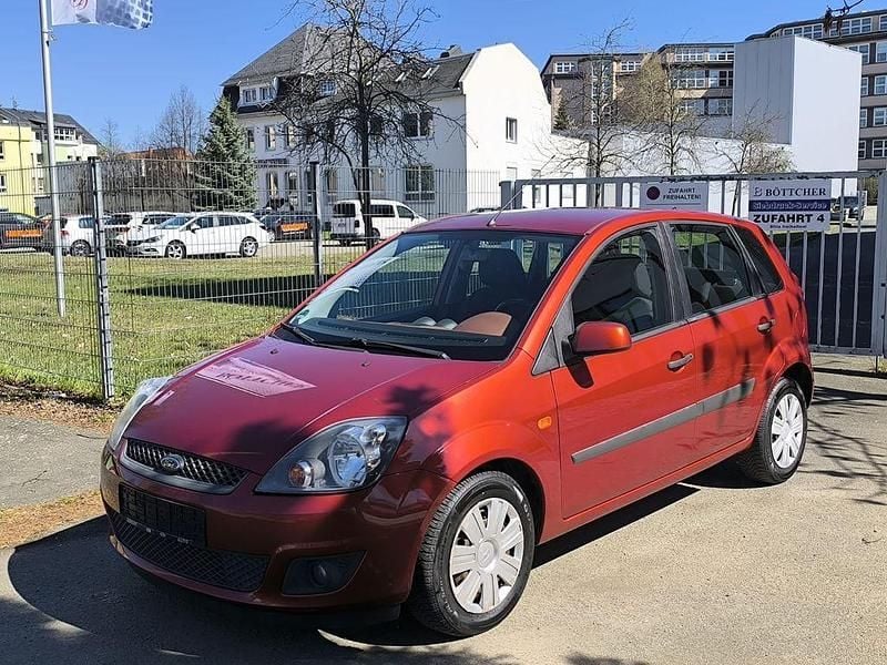 Gebraucht Ford Fiesta 101 PS (74 kW) 2009 Orange Kleinwagen