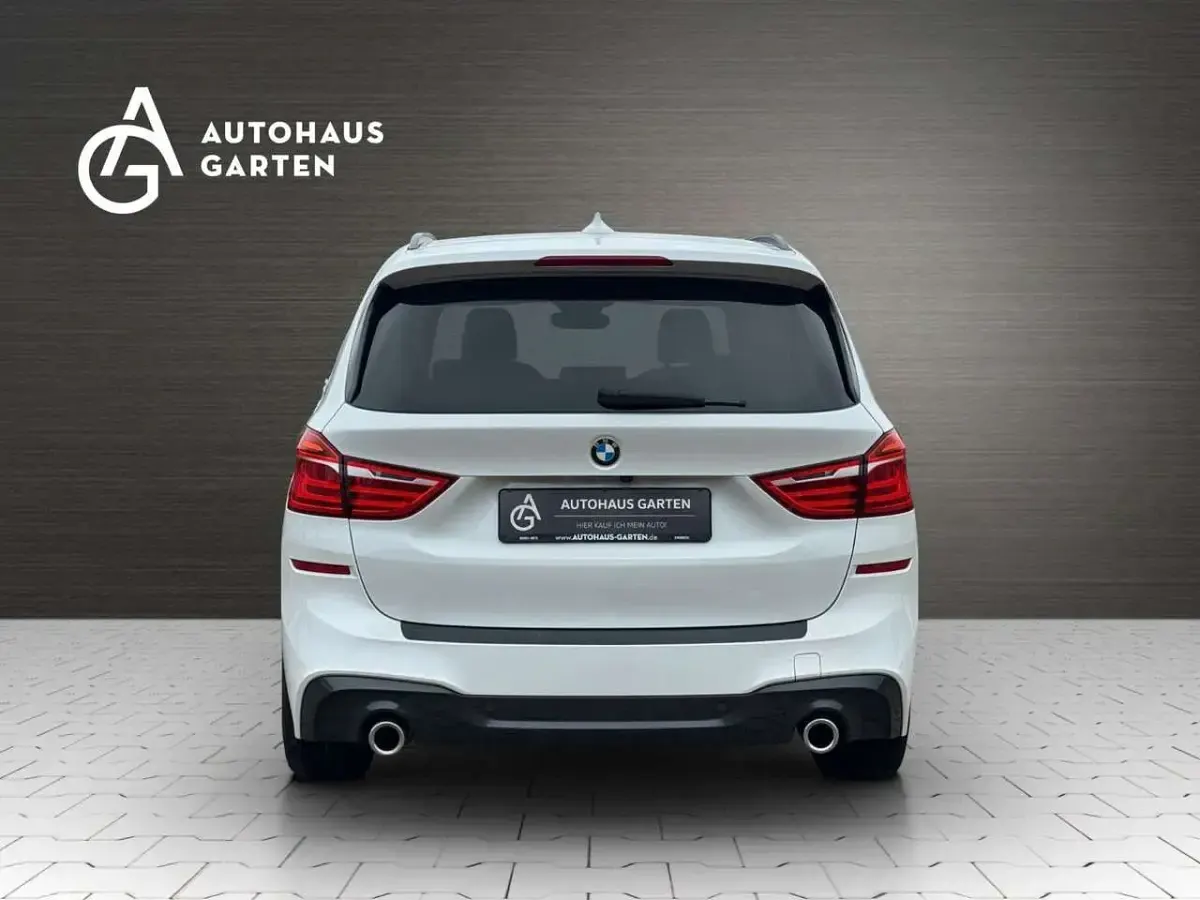 Gebraucht BMW 220 Performance 215 PS (158 kW) 2021 Weiß Limousine