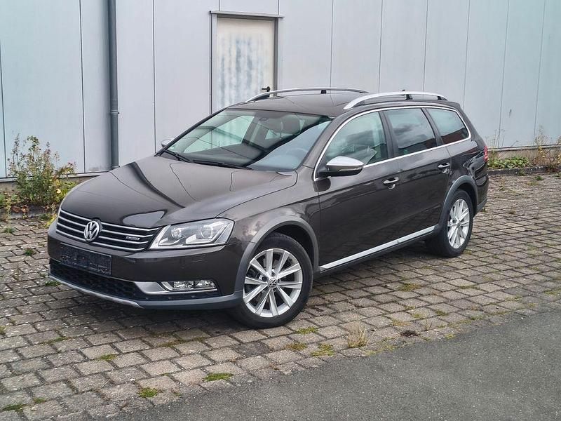 Braun Gebraucht 2014 VW Passat Alltrack Kombi | 13.700 € (Fairer Preis) - Bild 1/4