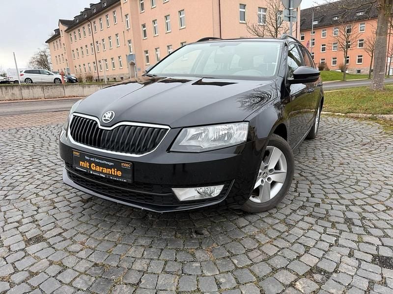 Schwarz Gebraucht 2016 Skoda Octavia Ambition Kombi | 10.900 € (Fairer Preis) - Bild 1/4