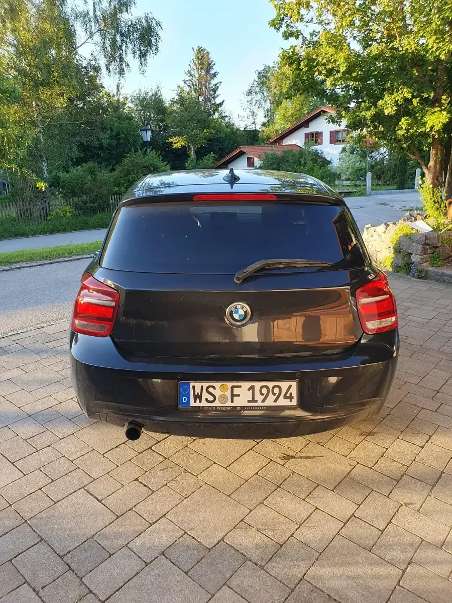 Gebraucht BMW 116 136 PS (100 kW) 2012 Schwarz Kleinwagen
