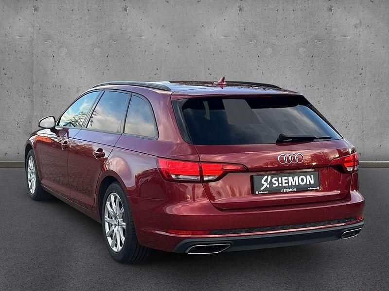 Gebraucht Audi A4 Sport 190 PS (139 kW) 2019 Rot Kombi