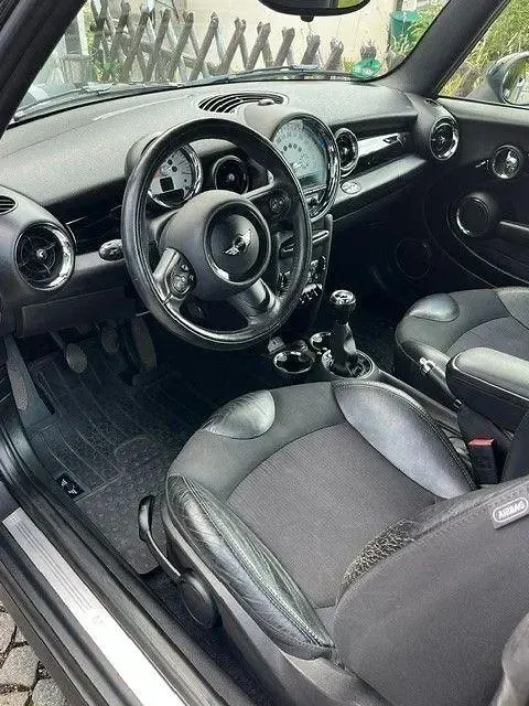 Gebraucht Mini Cooper 122 PS (89 kW) 2014 Schwarz Kleinwagen