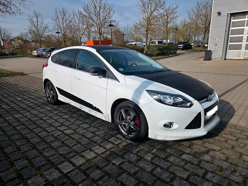 Gebraucht Ford Focus 150 PS (110 kW) 2013 Weiß Kleinwagen