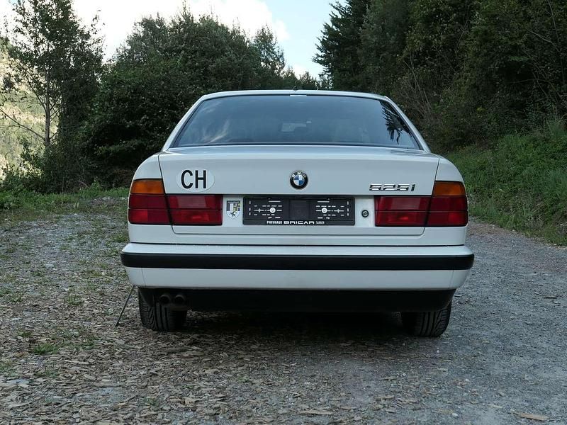Gebraucht BMW 525 192 PS (141 kW) 1993 Weiß Limousine