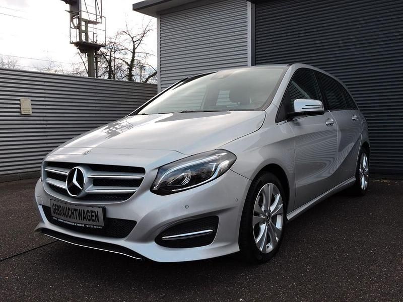 Silber Gebraucht 2018 Mercedes B200 Style Van / Kleinbus | 19.999 € (Fairer Preis) - Bild 1/4