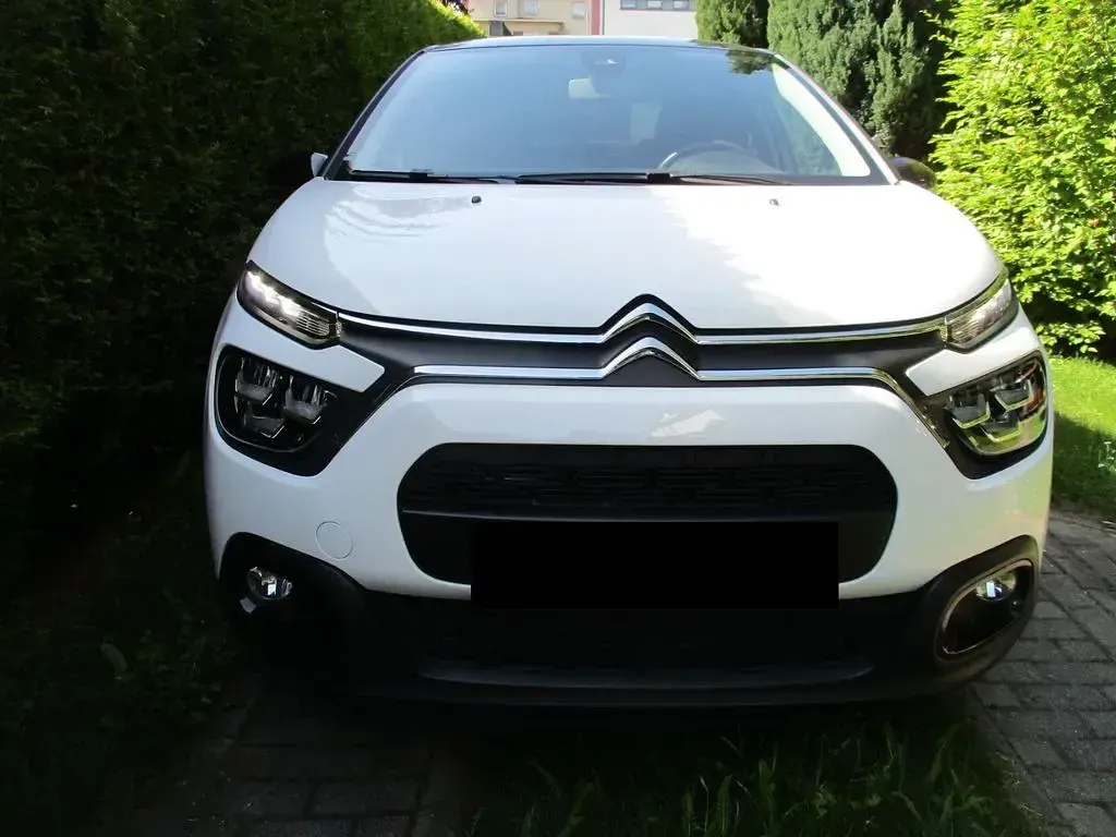 Used Citroën C3 Shine 82 HP (60 kW) 2023 White Hatchback