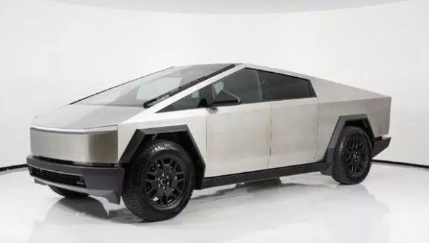 Gebraucht Tesla Cybertruck 620 kW (844 PS) 2024 Pickup