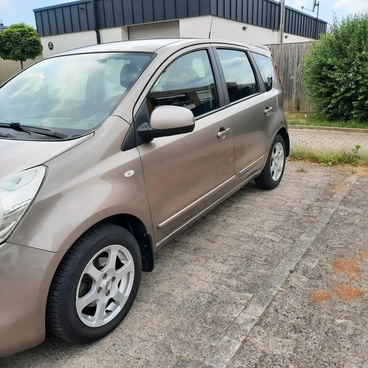 Gebraucht Nissan Note 88 PS (64 kW) 2010 Beige Kleinwagen