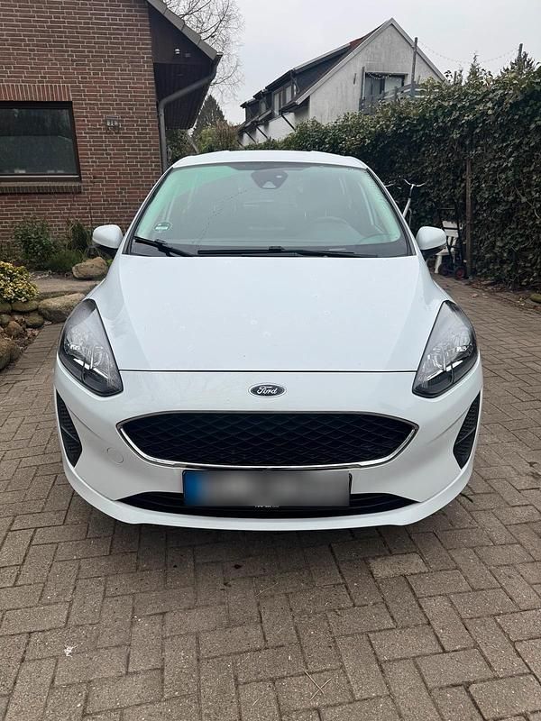 Gebraucht Ford Fiesta Cool & Connect 75 PS (55 kW) 2021 Weiß Kleinwagen