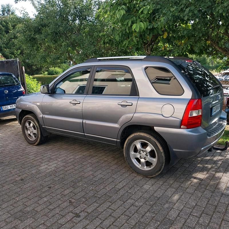 Grau Gebraucht 2008 Kia Sportage SUV | 3.300 € (Fairer Preis) - Bild 1/4
