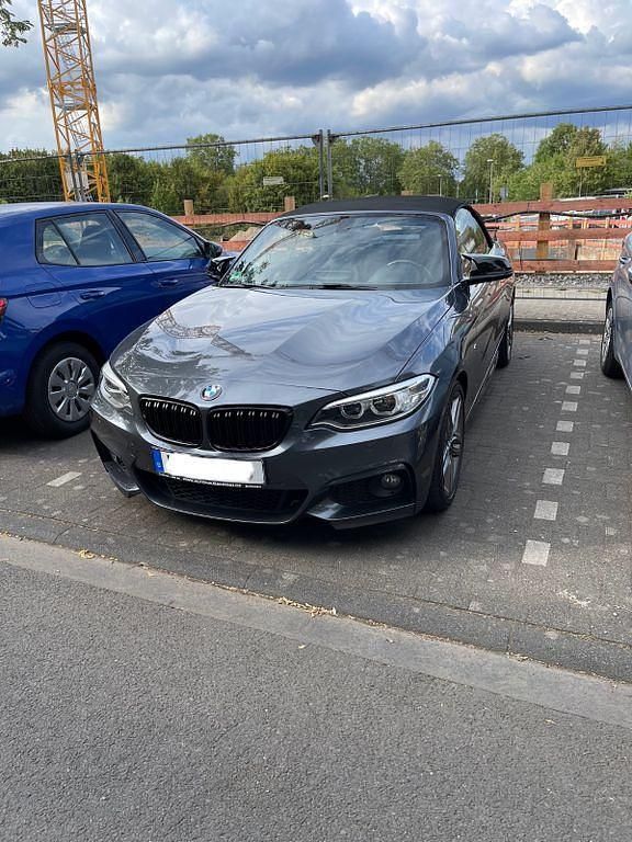 Grau Gebraucht 2015 BMW 220 M Sport Cabrio | 19.200 € (Guter Preis) - Bild 1/4