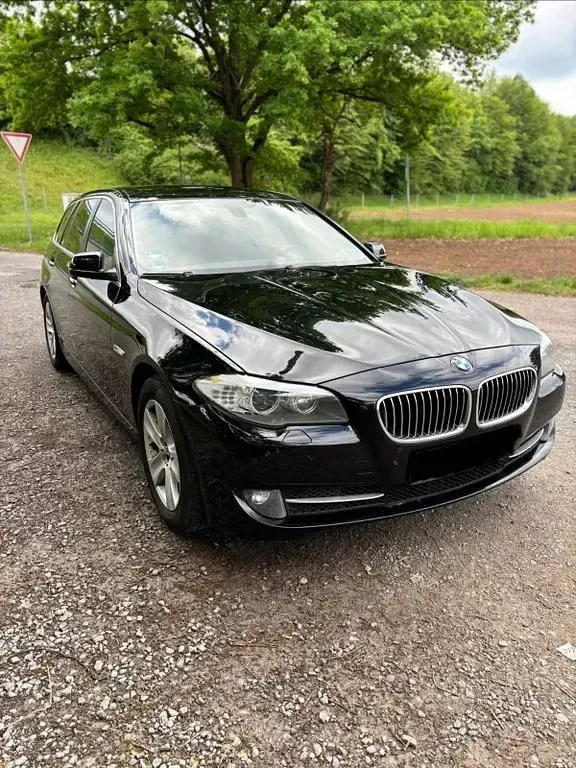 Second-hand BMW 520 184 CP (135 kW) 2012 Negru Break