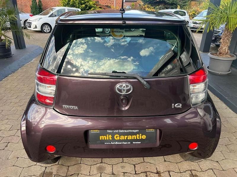 Gebraucht Toyota iQ Basis 68 PS (50 kW) 2009 Deep amethyst mica metallic Kleinwagen