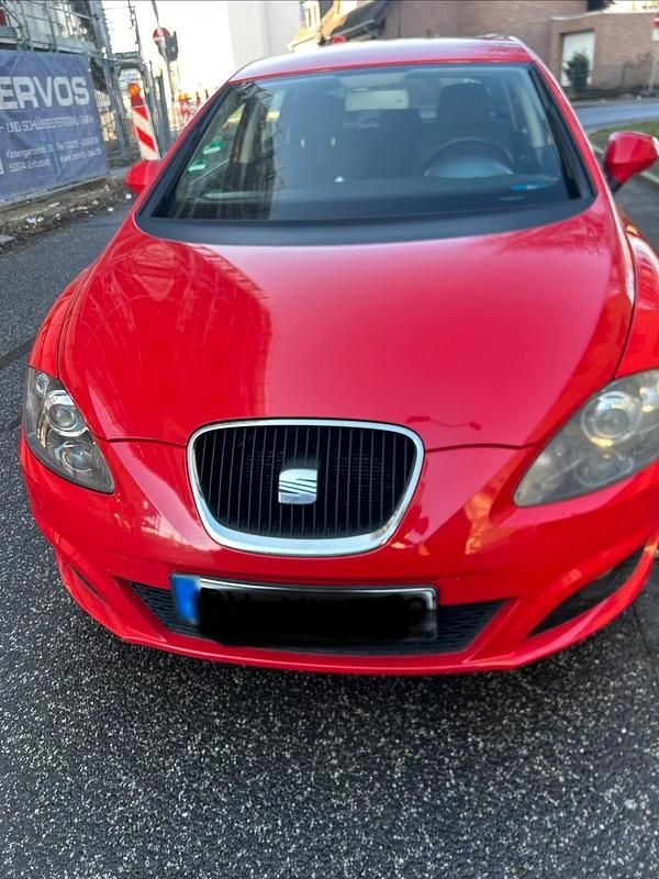 Gebraucht Seat Leon 105 PS (77 kW) 2012 Rot Limousine