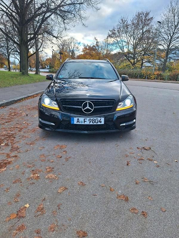 Schwarz Gebraucht 2013 Mercedes C220 Kombi | 10.900 € (Etwas zu teuer) - Bild 1/4