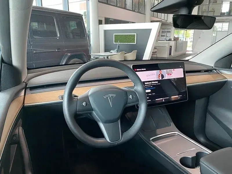 Usata Tesla Model Y Long Range AWD 378 kW (514 CV) 2022 Bianco SUV