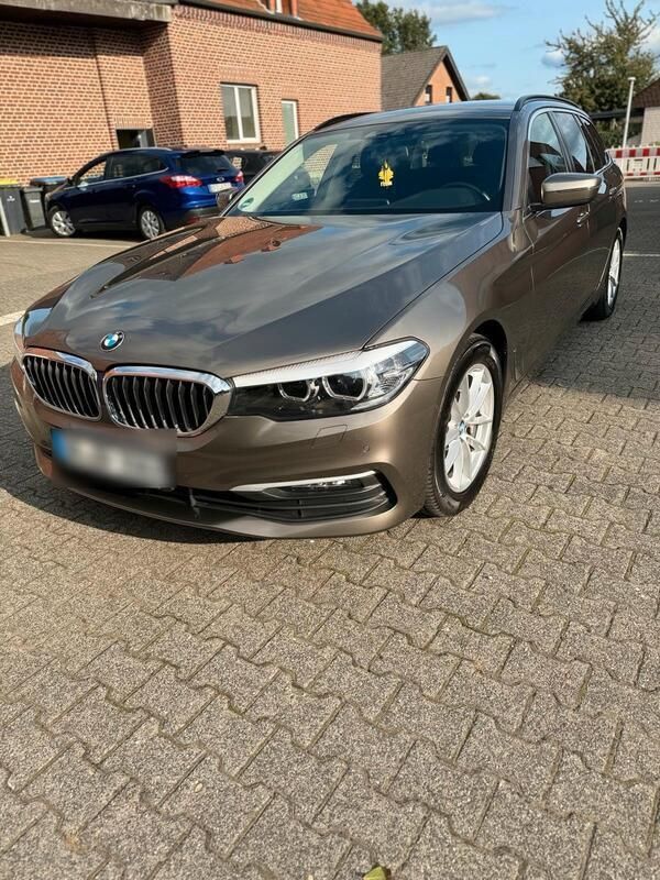 Andere außenfarben Gebraucht 2018 BMW 525 Kombi | 23.399 € (Fairer Preis) - Bild 1/4