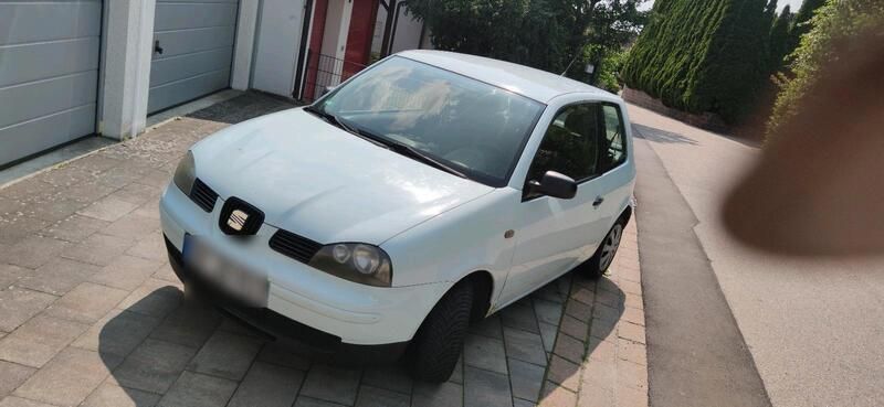Blau Gebraucht 2002 Seat Arosa Kleinwagen | 9.999 € - Bild 1/4