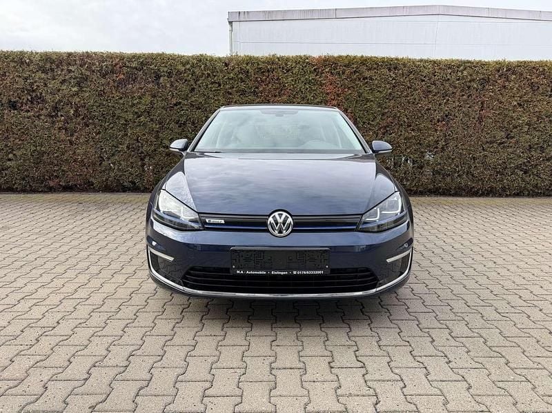 Gebraucht VW e-Golf 85 kW (116 PS) 2016 Night blue metallic Kleinwagen