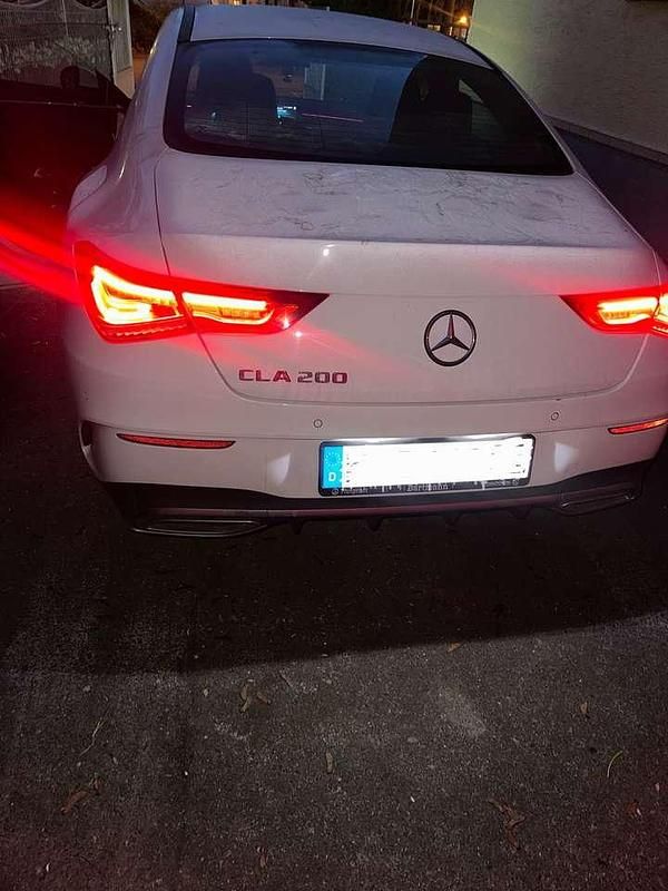Weiß Gebraucht 2022 Mercedes CLA200 Edition Coupé | 25.000 € (Superpreis) - Bild 1/4