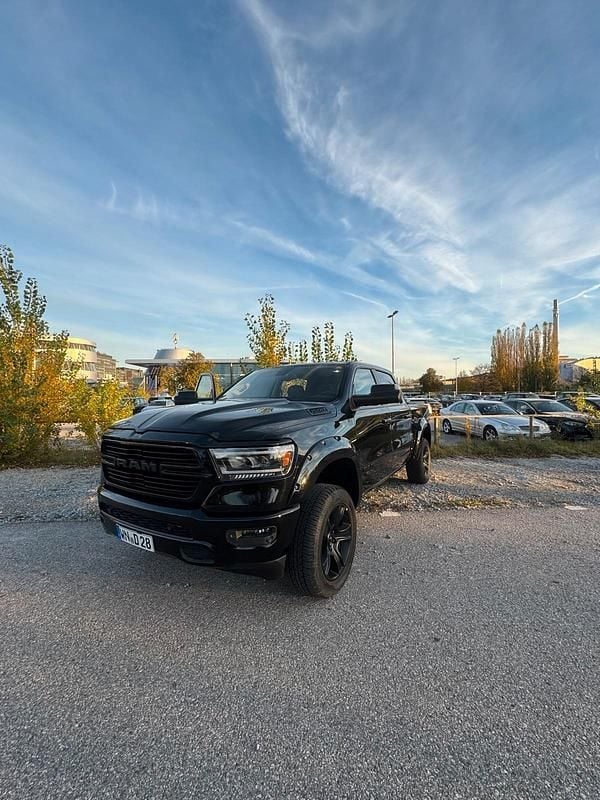 Gebraucht Dodge Ram 401 PS (294 kW) 2019 Schwarz Abholung