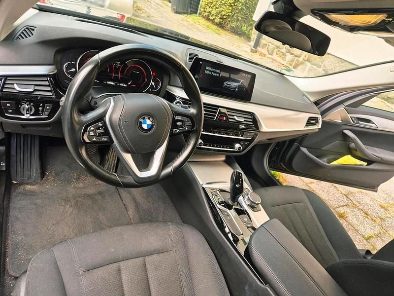 Gebraucht BMW 520 190 PS (139 kW) 2019 Schwarz Kombi