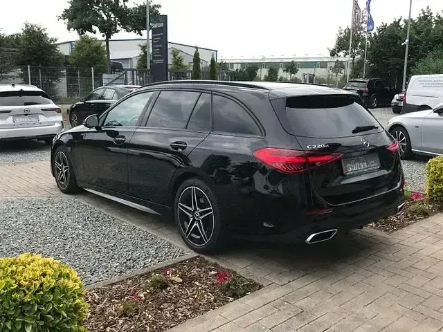 Gebraucht Mercedes C220 AMG 220 PS (161 kW) 2023 Schwarz Limousine