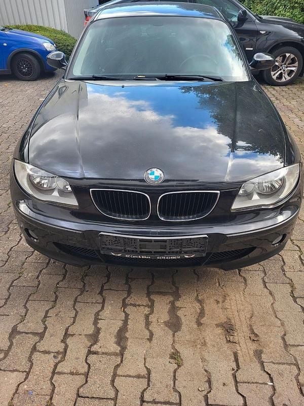Silber Gebraucht 2023 BMW 120 Kleinwagen | 2.999 € - Bild 1/4