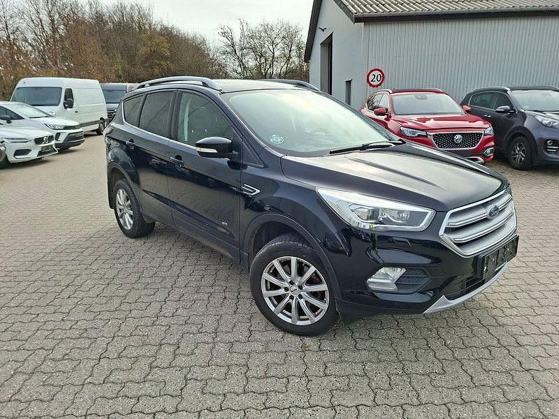Gebraucht Ford Kuga Titanium 179 PS (131 kW) 2017 Schwarz SUV