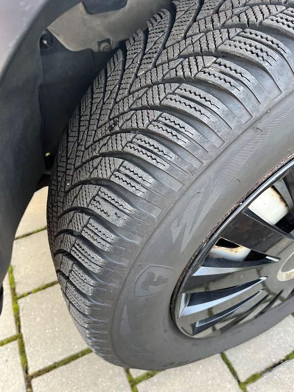 Second-hand Dacia Duster 105 CP (77 kW) 2013 Negru SUV