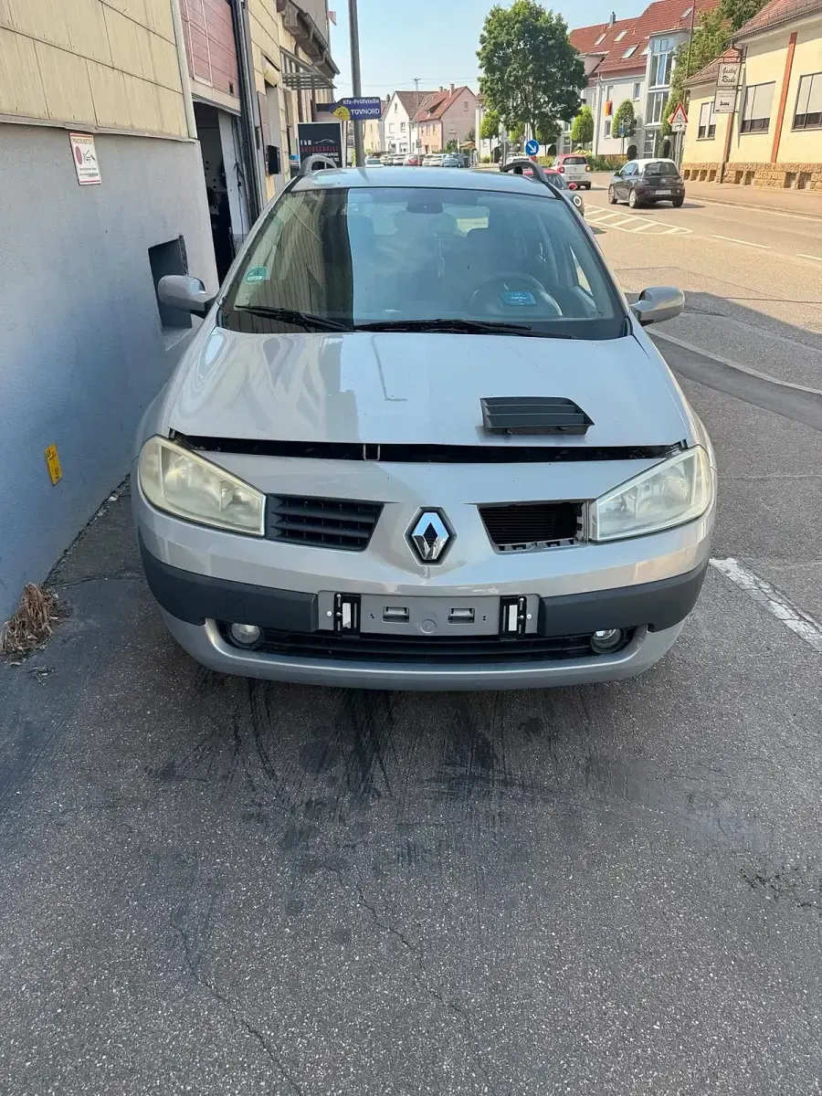 Gebraucht Renault Mégane GrandTour 83 PS (61 kW) 2004 Silber Kombi