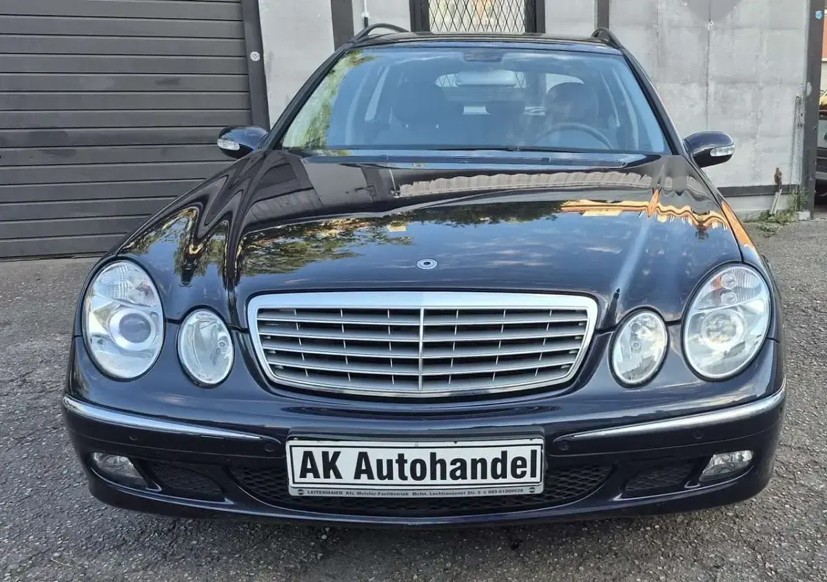Gebraucht Mercedes E200 163 PS (119 kW) 2005 Tansanitblau  metalliclack Kombi