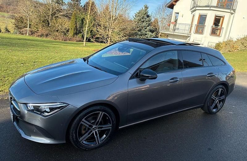 Gebraucht Mercedes CLA200 Shooting Brake Progressive 150 PS (110 kW) 2022 Grau Kombi