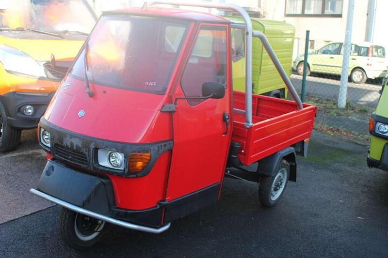 Nouă Piaggio APE 2025 Roșu SUV