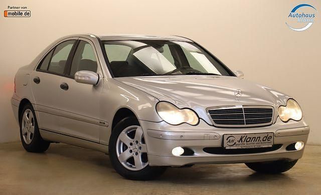 Silber Gebraucht 2003 Mercedes C200 Classic Limousine | 4.999 € (Teuer) - Bild 1/4