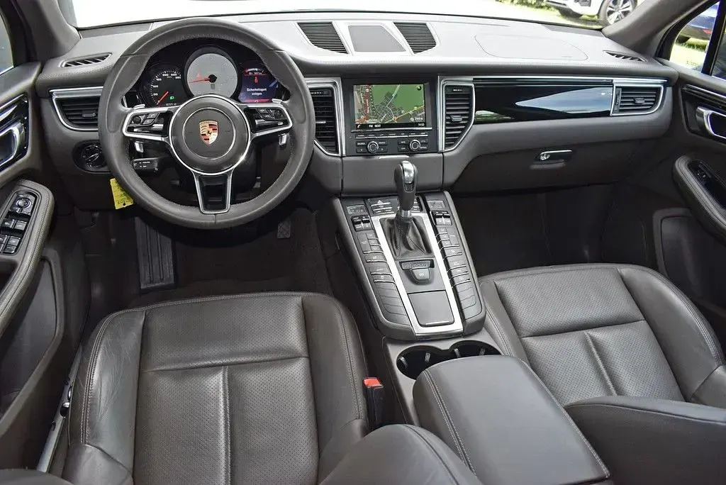Gebraucht Porsche Macan S 258 PS (189 kW) 2015 Grau SUV