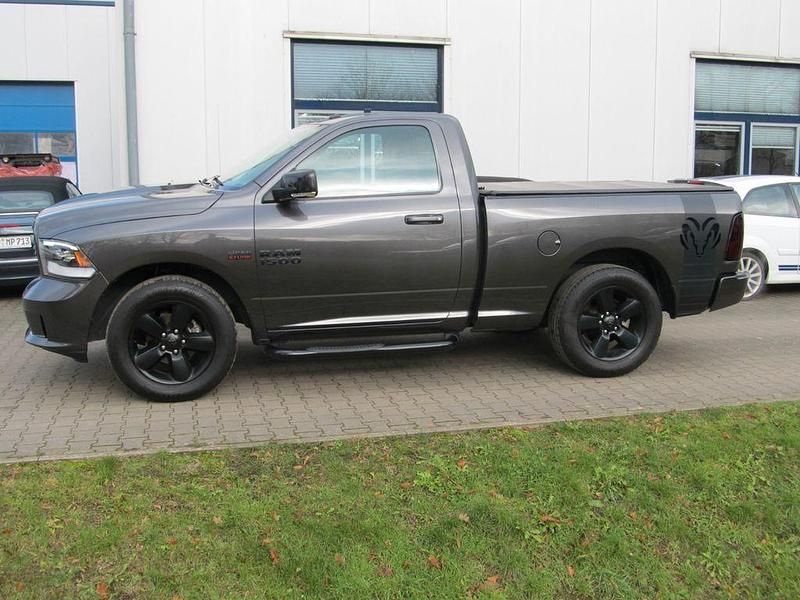 Gebraucht Dodge Ram 401 PS (294 kW) 2020 Grau Pickup
