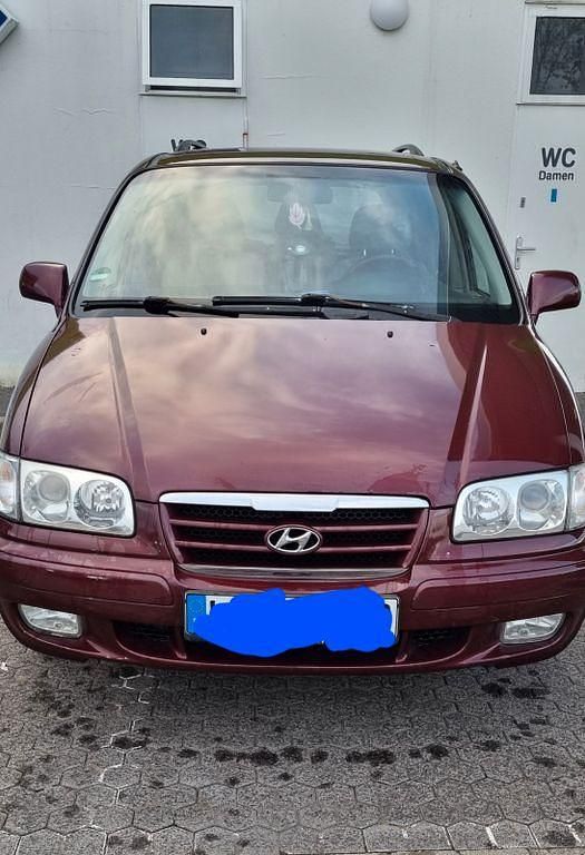 Rot Gebraucht 2005 Hyundai Trajet GLS Van / Kleinbus | 3.000 € - Bild 1/4