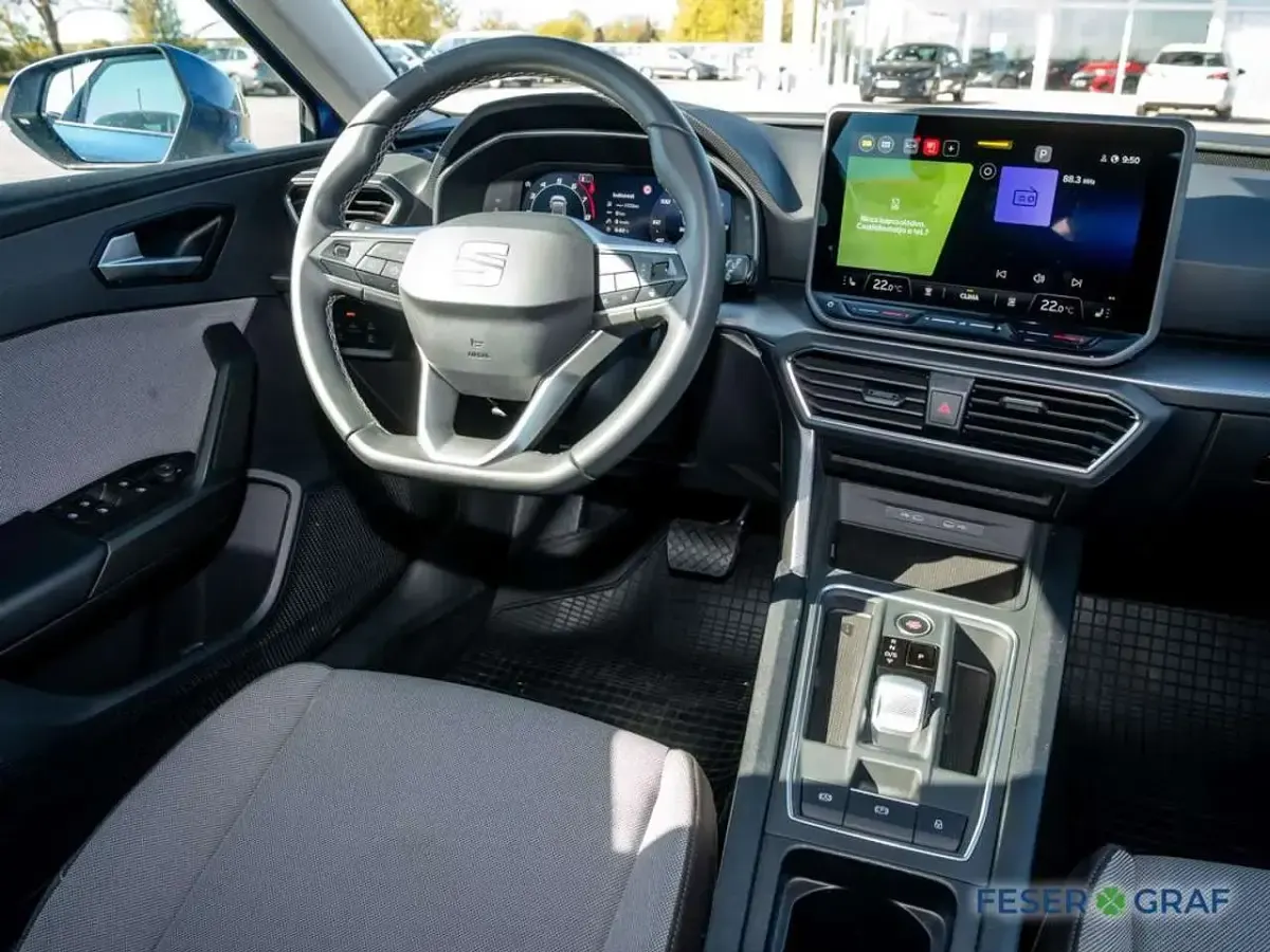 Używany Seat Leon Style 150 KM (110 kW) 2025 Niebieski Kombi