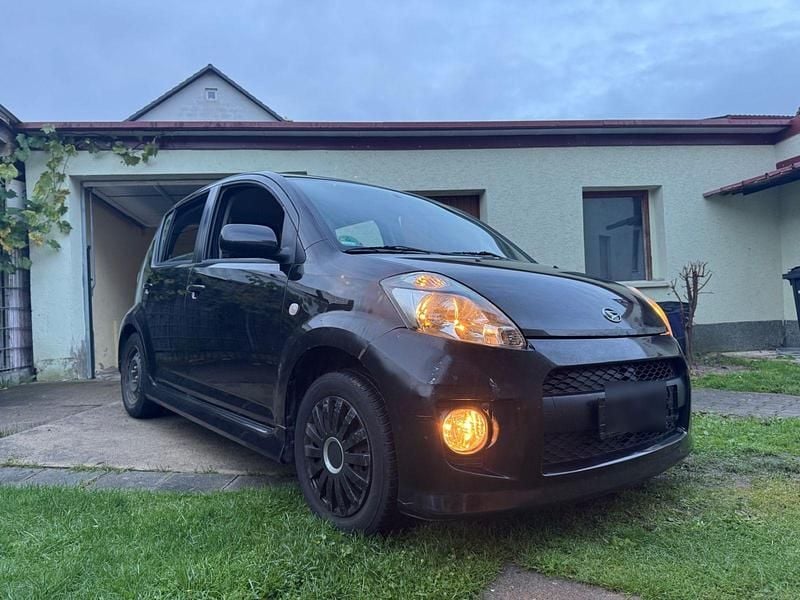 Schwarz Gebraucht 2007 Daihatsu Sirion Kleinwagen | 1.600 € (Fairer Preis) - Bild 1/4