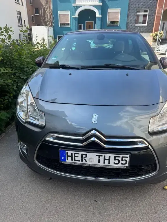 Gebraucht Citroën DS3 Chic 68 PS (50 kW) 2011 Schwarz Kleinwagen