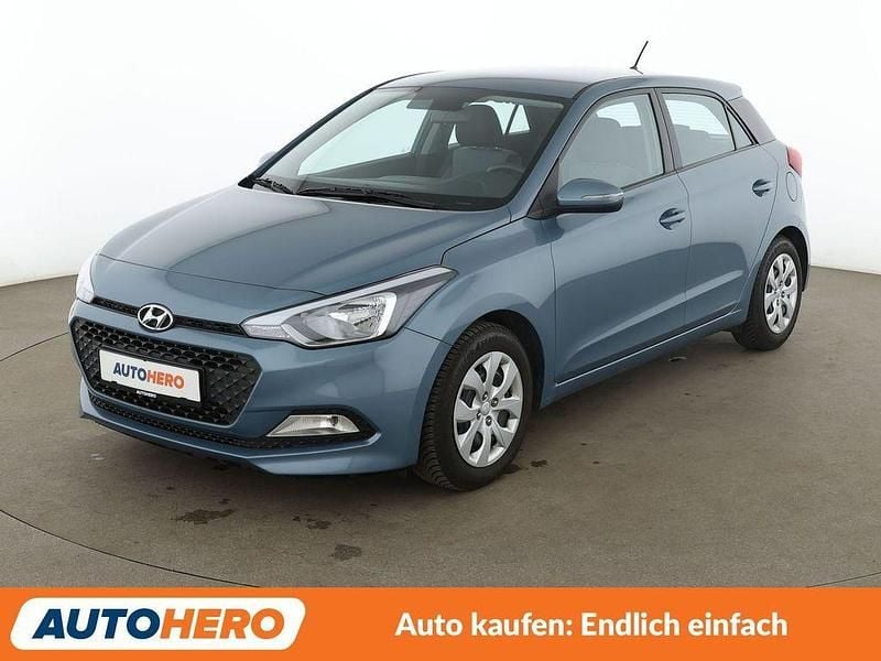 Gebraucht Hyundai i20 Life 84 PS (61 kW) 2015 Blau Limousine
